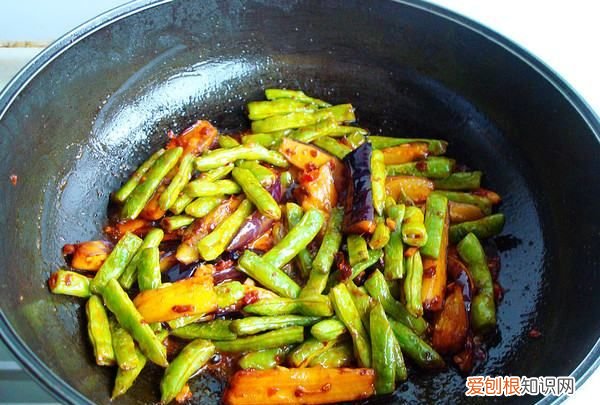 四季豆炒茄子的做法，茄子四季豆土豆的家常做法