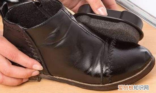 新鞋子见水打滑怎么办