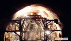 掌子面什么意思，掌子面是什么意思