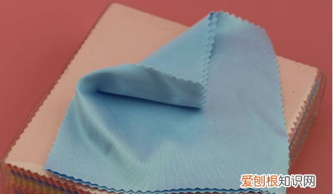 眼镜布多久洗一次，戴眼镜的你多久清理擦拭一次眼镜