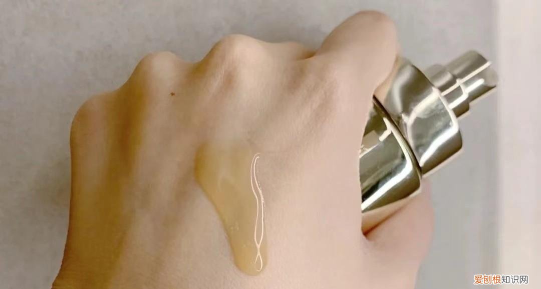 女人不管什么肤质,功效护肤品别乱用,这5款精华才是物超所值