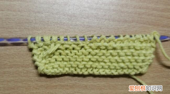织围巾两头怎么连接，织围巾第二团线怎么接