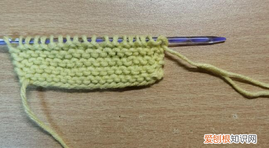 织围巾两头怎么连接，织围巾第二团线怎么接