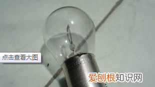 奇骏刹车灯更换方法，日产新奇骏尾灯总成更换视频