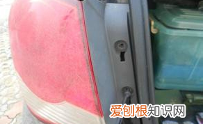 奇骏刹车灯更换方法，日产新奇骏尾灯总成更换视频