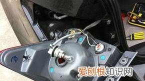 奇骏刹车灯更换方法，日产新奇骏尾灯总成更换视频