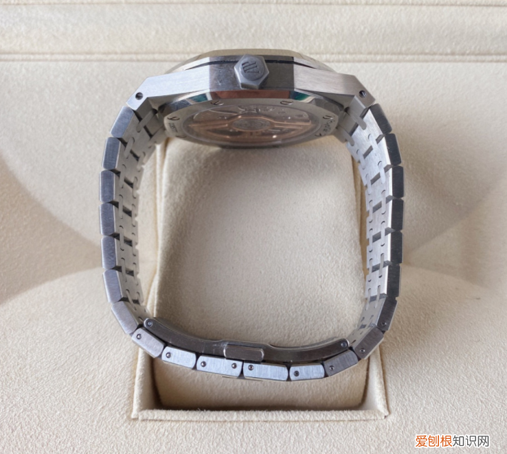 30岁的男人还爱劳力士吗？）