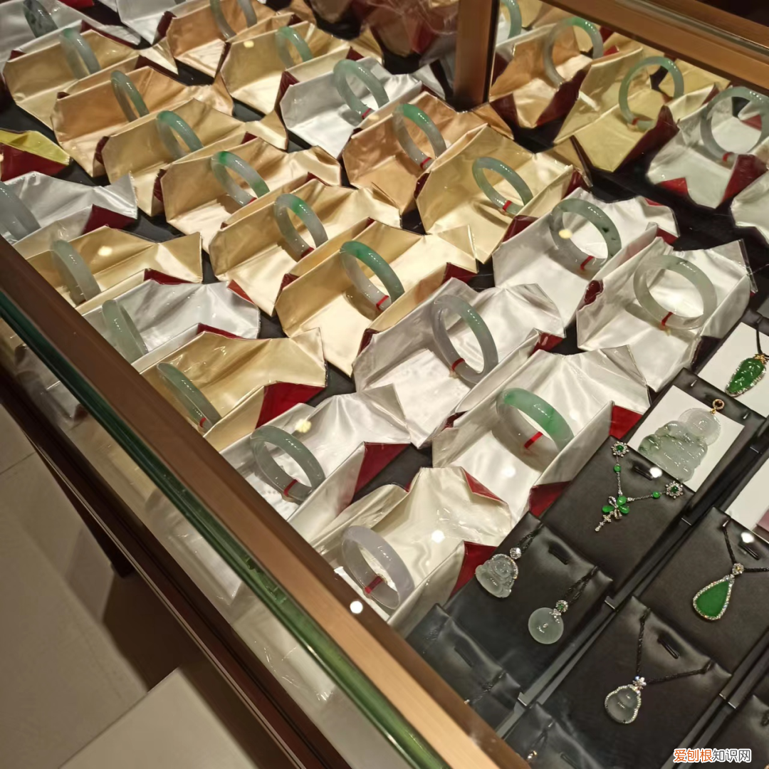 结婚首饰五金都有什么？