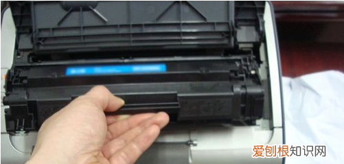 怎么处理打印机卡纸问题，打印机卡纸了怎么处理纸怎么出来