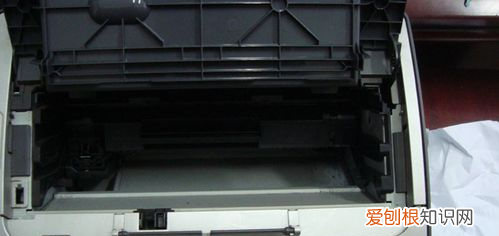 怎么处理打印机卡纸问题，打印机卡纸了怎么处理纸怎么出来