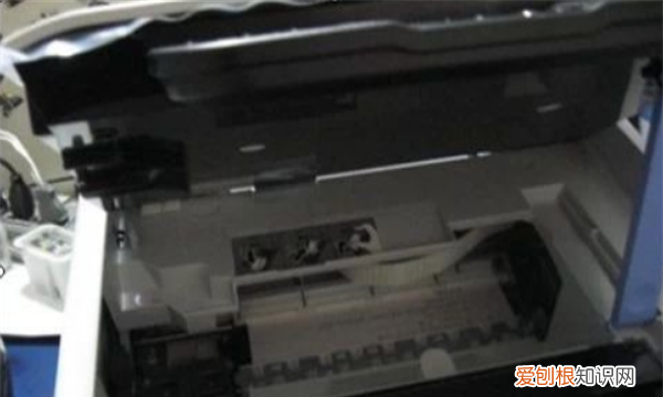 怎么处理打印机卡纸问题，打印机卡纸了怎么处理纸怎么出来