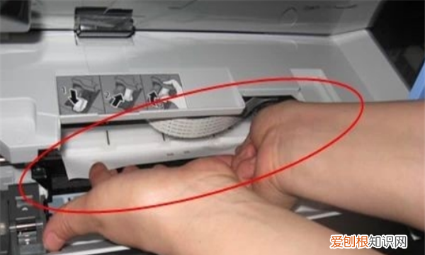 怎么处理打印机卡纸问题，打印机卡纸了怎么处理纸怎么出来