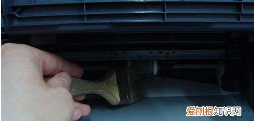 怎么处理打印机卡纸问题，打印机卡纸了怎么处理纸怎么出来