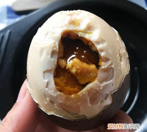 咸鸭蛋腌好了怎么保存，咸鸭蛋太咸了用清水洗了怎么保存