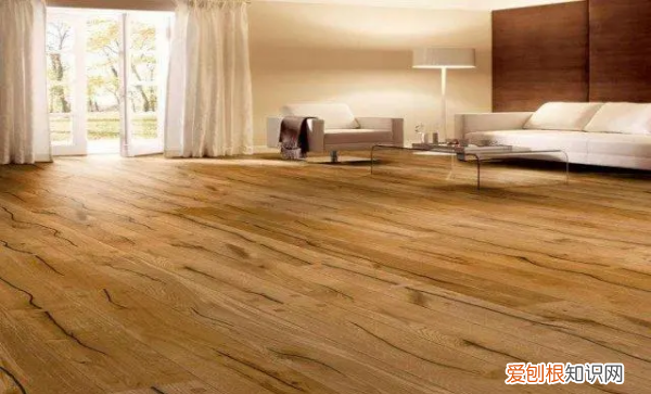 木质家具刮花了怎么办，原木家具和实木家具有什么区别
