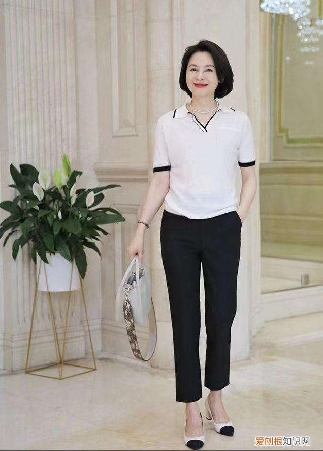 建议中年女人:夏季穿衣,一定要有这三处留白