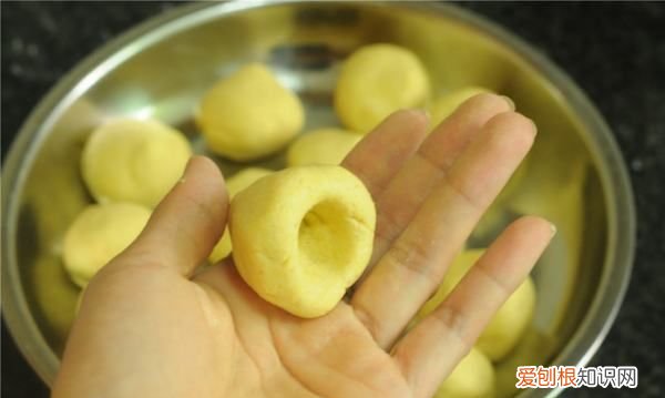 玉米面窝窝头的制作方法