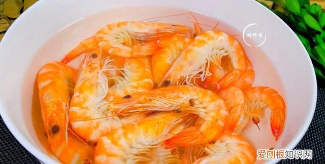 煮大虾时,不能直接加水煮!教您一妙招,虾肉鲜嫩又入味,太香了