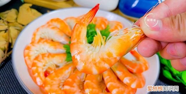 煮大虾时,不能直接加水煮!教您一妙招,虾肉鲜嫩又入味,太香了