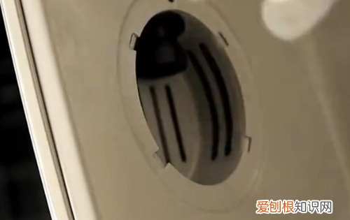 如何更换抽油烟机灯泡,海尔油烟机照明灯罩怎么拆开