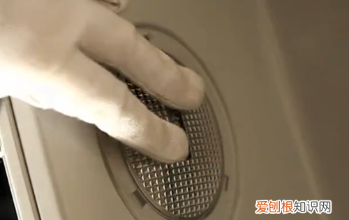 如何更换抽油烟机灯泡,海尔油烟机照明灯罩怎么拆开