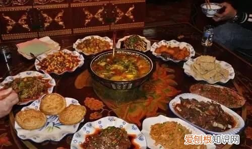 男女之间的吃螃蟹是什么意思