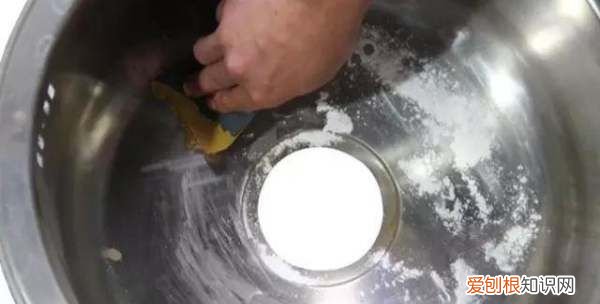 不锈钢上面的锈迹怎么清除，如何去除不锈钢制品上的锈迹