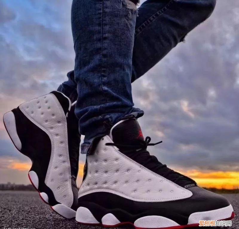 本山大叔97年就上脚了Air Jordan13“熊猫”？