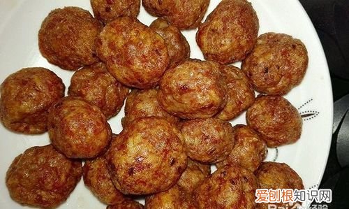 怎么炸肉丸子松软好吃,肉丸子的家常做法简单又好吃