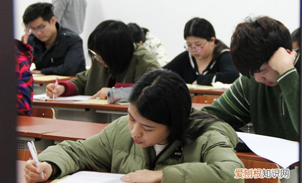 专四作文评分标准，英语专四每个题型错多少能及格