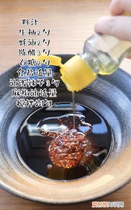 酸辣柠檬无骨鸡爪的简易做法，教你做网红柠檬无骨鸡爪视频