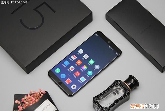 苹果手机怎么投屏到电视上 请问手机如何投屏到电视上
