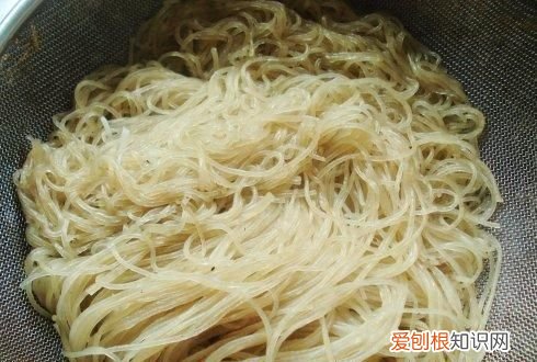 早餐粉怎么做才好吃，班戟预拌粉怎么做好吃