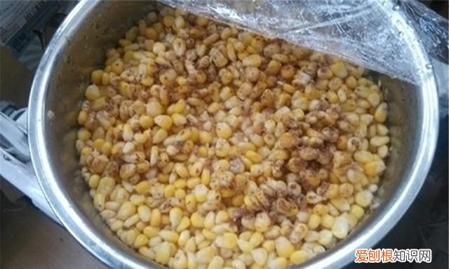 野钓鲤鱼饵料配方和技巧秘方,鲤鱼浮在水面为什么不吃饵料