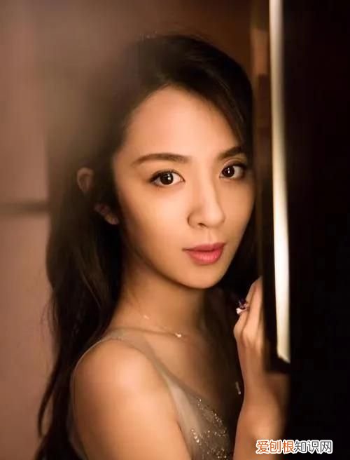 王晓晨面相 烈焰红唇美艳绝伦王晓晨