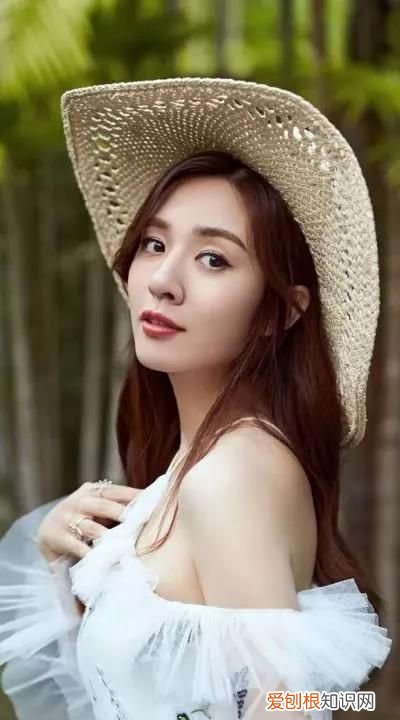 王晓晨面相 烈焰红唇美艳绝伦王晓晨