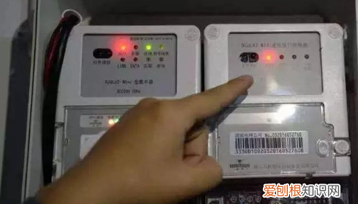 卫生间照明灯怎么更换，卫生间灯坏了怎么换视频