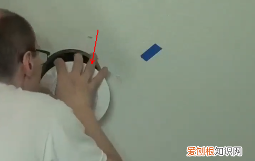 卫生间照明灯怎么更换，卫生间灯坏了怎么换视频