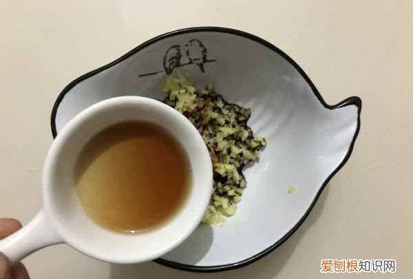 姜汁松花蛋怎么做好吃，姜汁松花蛋的酱汁怎么调