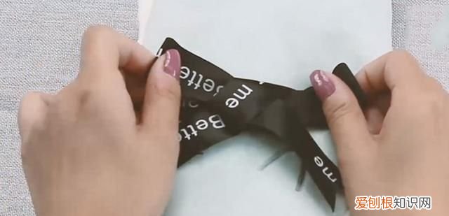 蝴蝶结怎么叠，蝴蝶结怎么折