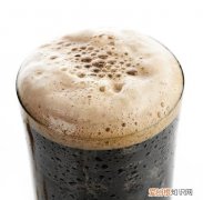 黑啤酒突出香气是什么香气，有人知道黑啤酒是什么啤酒