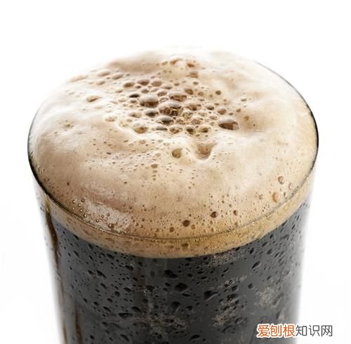 黑啤酒突出香气是什么香气，有人知道黑啤酒是什么啤酒