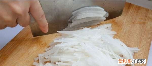 凉拌白萝卜的做法，怎样凉拌萝卜丝好吃又脆窍门