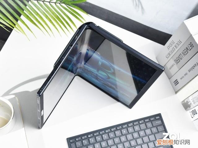 能折叠的笔记本 华硕灵耀X Fold评测