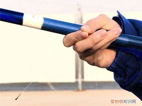 钓鱼扬杆技巧，滑杆钓鱼怎样使用