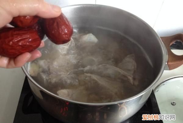 家常炖猪大骨的做法,炖大骨头的家常做法