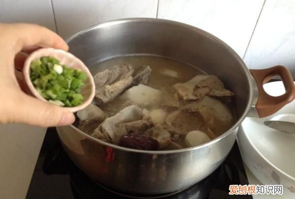 家常炖猪大骨的做法,炖大骨头的家常做法