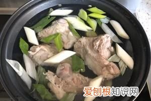 家常炖猪大骨的做法，炖大骨头的家常做法