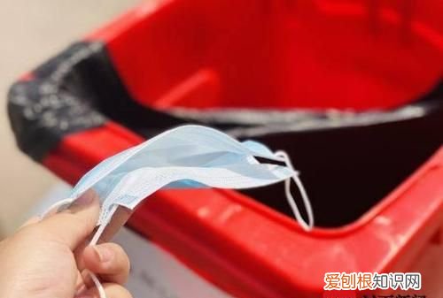 废弃的口罩能怎样改造,废弃口罩如何挂在冰箱里除异味