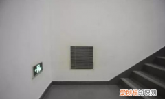 如何隔绝楼道里声音，在楼道打电话声音很大吗